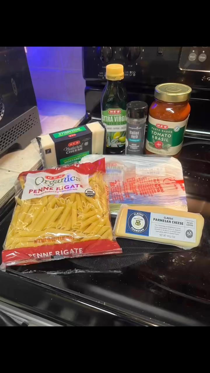 Deluxe Multi Cooker for the WIN!! 🙌✨
Y’all… this Pressure Cooker Chicken Parmesan Pasta??
Easy peasy. One pot. BIG flavor. 🍝💥
Throw it in ➡️ set it ➡️ let it do its thing
…and boom 💣 dinner = DONE
Juicy chicken ✔️
Cheesy goodness ✔️
Happy family ✔️
Who said weeknight dinners had to be complicated?! 😏
👉 Want this recipe (and more no-fuss dinners like it)?
Drop DINNER in the comments or shoot me a message and I’ve got you covered! 💛🍽️ #howipamperedchef #homecooking #easyrecipes #yummyfood #pressurecooker