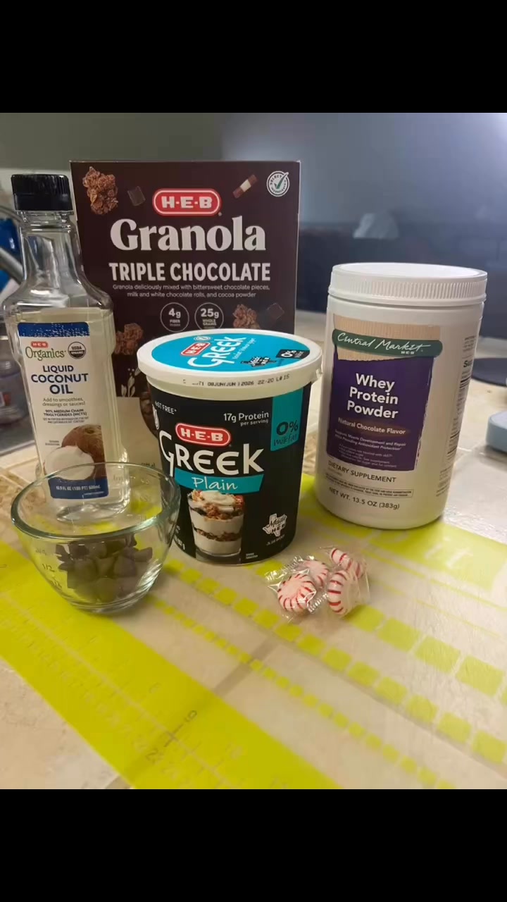 Chocolate lovers… you’re gonna want to SAVE this one 👀

This Chocolate Greek Yogurt with Peppermint Magic Shell from @nourishedbynic is the absolute BOMB! 💣

As a self-professed sweet tooth, I’m always on the hunt for something that feels indulgent without the sugar crash… and let me tell you—this one DELIVERS. 🙌 It’s creamy, chocolatey, a little minty magic on top… and just the kind of treat that makes you feel like you’ve got your life together. 💁🏻‍♀️

Sweet treat… but make it smart. 😉

👉 Comment ‘me please’ if you would like me to send you the recipe. 😋 #howipamperedchef  #yummytreats  #selfcare  #sweettooth