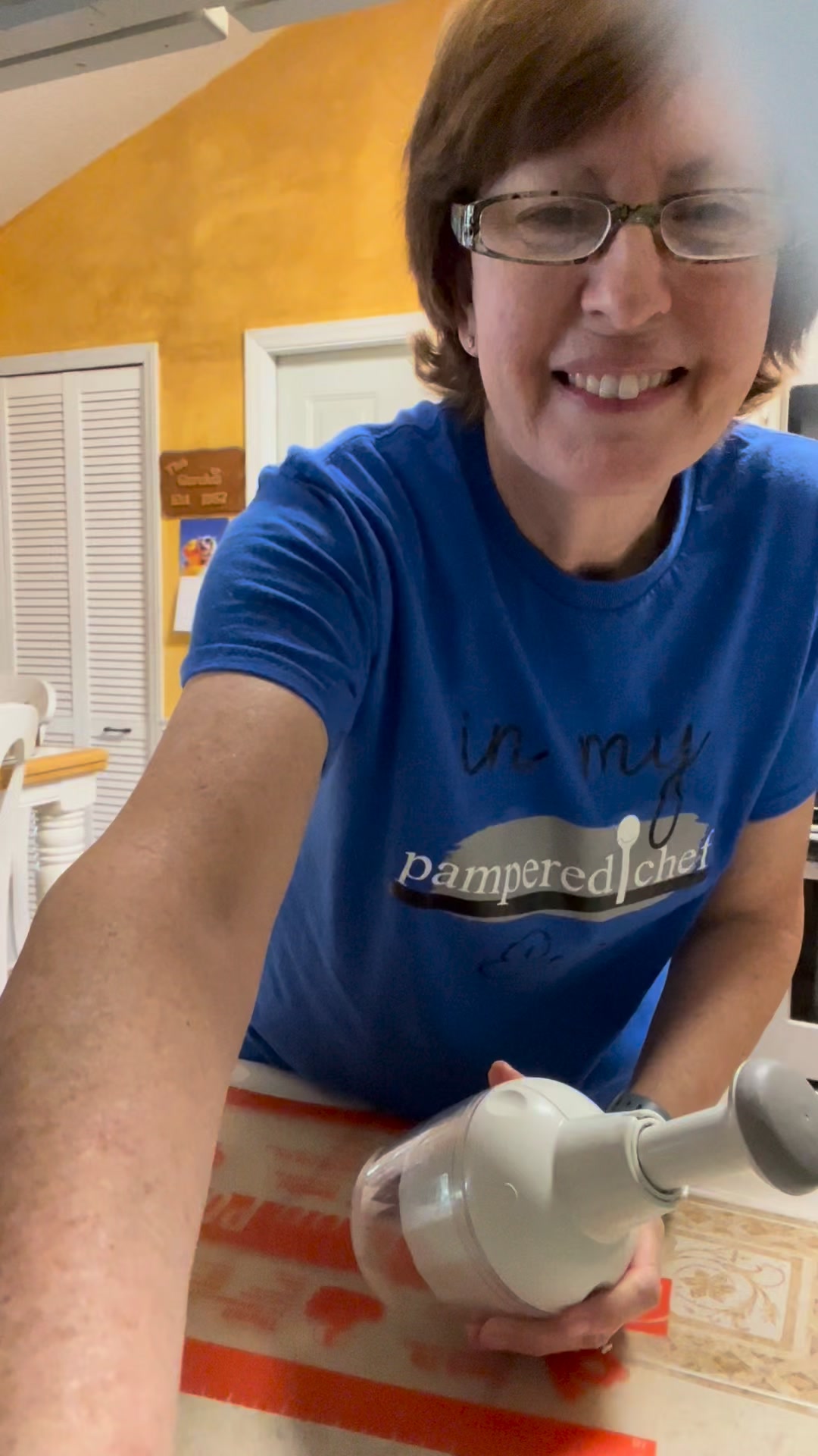 Stressed? Overwhelmed? Need to aggressively chop something without explaining yourself? 😅
Enter my little kitchen BFF… the Food Chopper! 👏

This thing is oddly satisfying AND crazy helpful. Toss in onions, peppers, nuts, herbs, or cooked chicken and CHOP CHOP CHOP your stress away. 💥😂

✔️ Faster meal prep
✔️ Fewer tears from onions
✔️ Less knife work
✔️ Instant “I’ve got my life together” energy

Honestly, there’s just something therapeutic about slamming that chopper down after a long day LOL. 👩🏻‍🍳💪

Dinner gets done quicker, cleanup stays easy, and your frustration? Minced. 😎

Who else secretly uses kitchen prep as therapy? 🙋🏻‍♀️

#howipamperedchef #prep #stressreliever #foodchopper #loveit #easypeasy