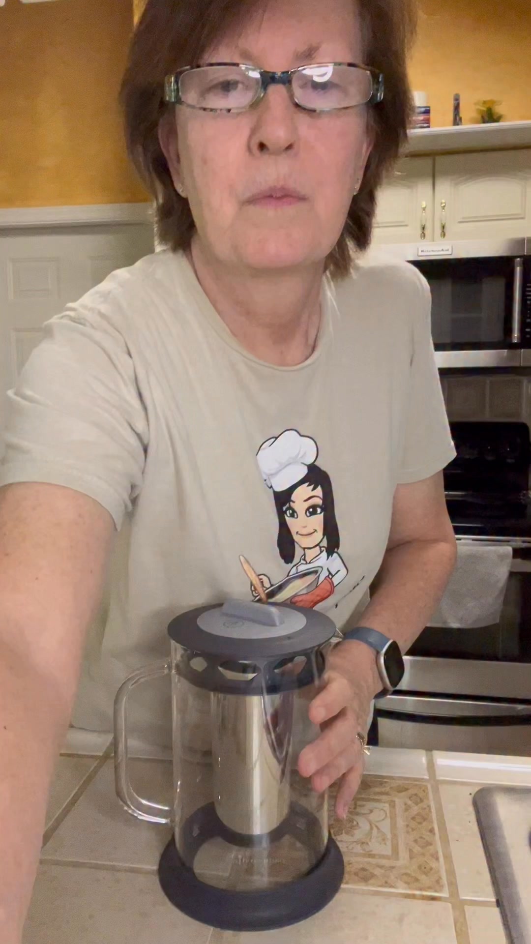 If you're anything like me, staying hydrated can be a challenge... especially when it's hotter than Hades outside! ☀️🥵

One thing that helps me drink more water? Making it a little more fun.

Today I'm using my Cold Brew Pitcher to make fresh infused water. Just add your favorite fruits, herbs, or even cucumber slices, fill with water, and let it chill in the fridge.

🍓 Strawberries + mint
🍋 Lemon + cucumber
🍑 Peaches + berries

The possibilities are endless!

Not only does it taste refreshing, but it also makes reaching for water a whole lot easier during these hot summer months.

💧 Quick reminder: Hydration isn't just about feeling less thirsty. It can help with energy, focus, and keeping you feeling your best all day long.
What's your favorite infused water combination? Drop it in the comments! 👇

❤️ Want more simple kitchen tips, recipes, and products that make life easier? Follow along and join my VIP group!

#howipamperedchef #infusedwater #stayhydrated #selfcare #coldbrewpitcher