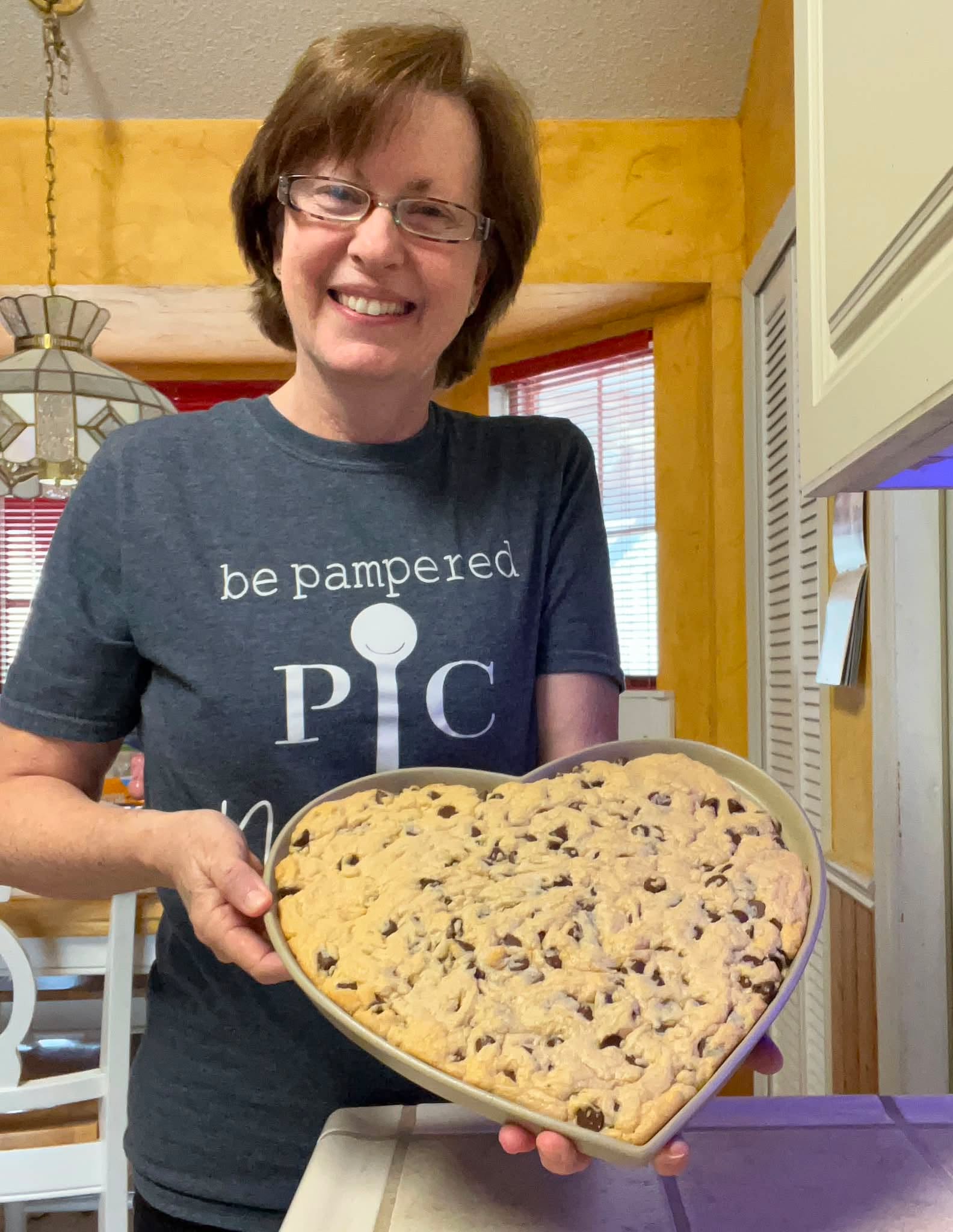 This is the part of Pampered Chef no one talks about...

It's not really about the kitchen tools.

It's about the mom who tells me her family is finally eating together a few nights a week.

It's about the customer who says, "I actually cooked instead of grabbing fast food."

It's about the friend who never thought she could make homemade bread... and now she's sharing it with her neighbors.

It's about the confidence that grows one meal at a time.

The products are wonderful (you know I love them 😉), but what keeps me doing this 10 years later isn't a spatula or a pan.

It's the stories.

The laughter.

The memories being made around the table.

Helping people ditch the drive-thru has never just been about dinner—it's about creating moments that matter.

And honestly... that's my favorite part. 💚

What's one meal you'll always remember sharing with the people you love? I'd love to hear your story. 🥰

#howipamperedchef #lovewhatido #makesmehappy