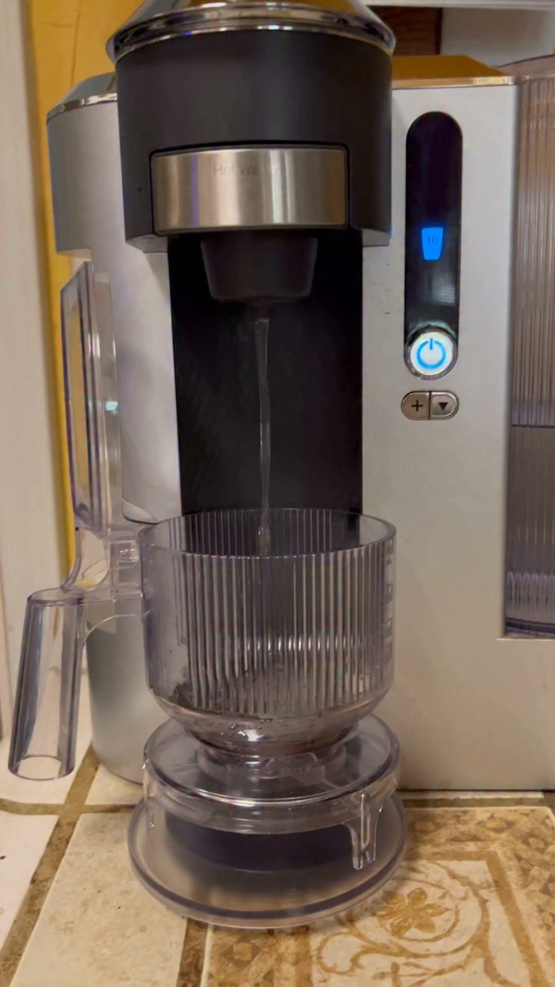 ☕️ PLOT TWIST: I think I’ve entered my TEA ERA… and I’m not mad about it. 😂

Meet my new dynamic duo: the Deluxe Coffee Machine + Tea Steeper & Dispenser.

The Coffee Machine gives me perfectly hot water, the Tea Steeper does its thing, and suddenly I’m over here acting like I’ve always been a tea girl. 😂

Don’t worry… coffee and I are still very much in a committed relationship. ☕️

But tea?

Tea might just be my little side piece. 🤭

Anyone else have BOTH a coffee era AND a tea era?